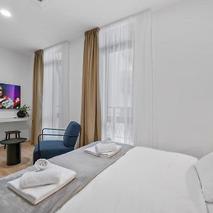Enjoy Apartments And Suites